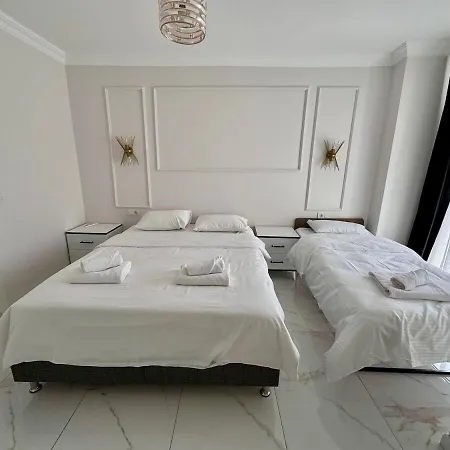 Very Stylish With Heated Pool On Baghdad Street Villa Sapanca