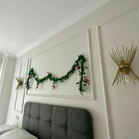 Very Stylish With Heated Pool On Baghdad Street