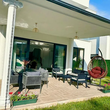 Very Stylish With Heated Pool On Baghdad Street Sapanca